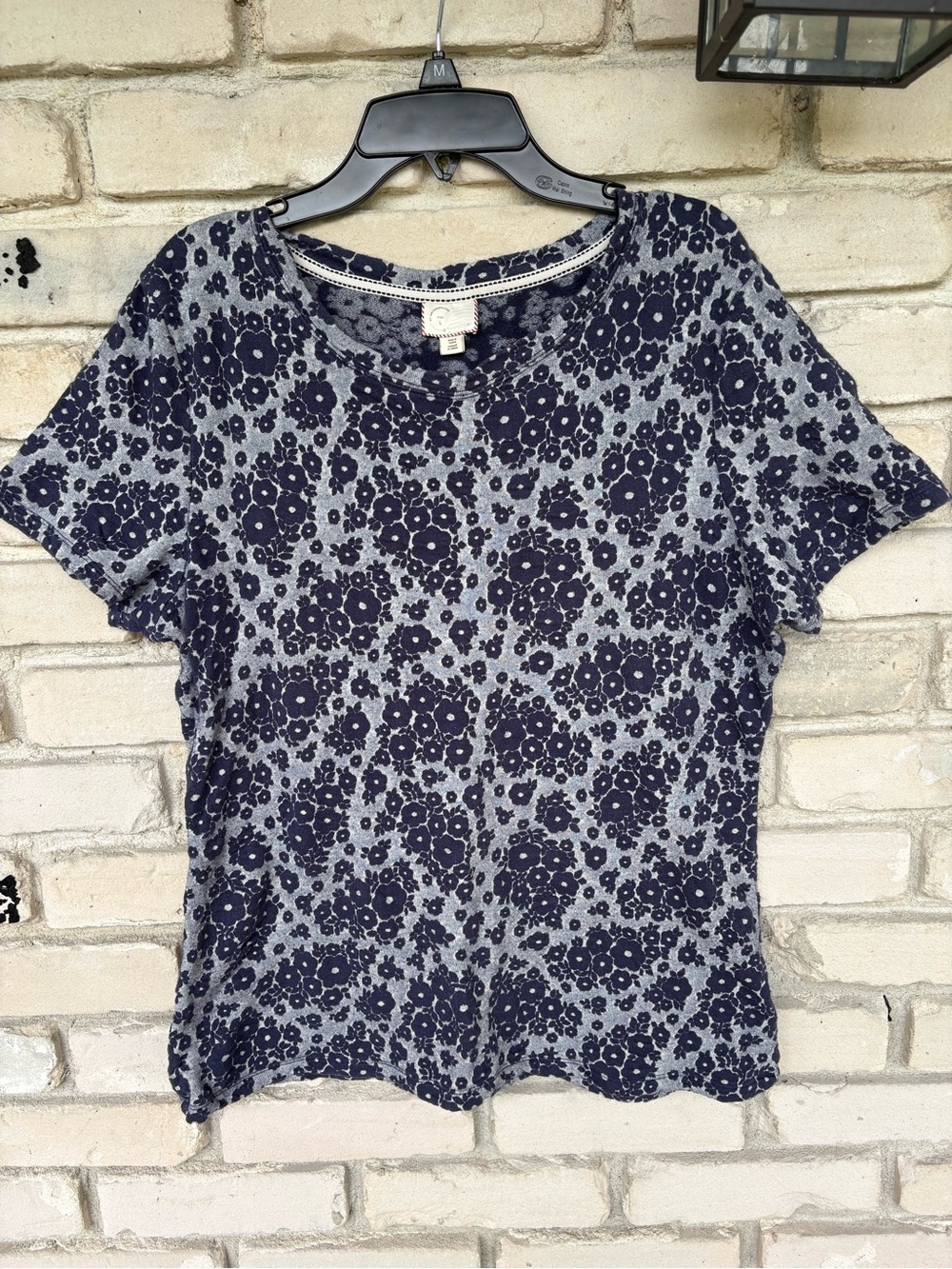 Anthropologie postmark Women’s Navy Floral Short Sleeve shirt.